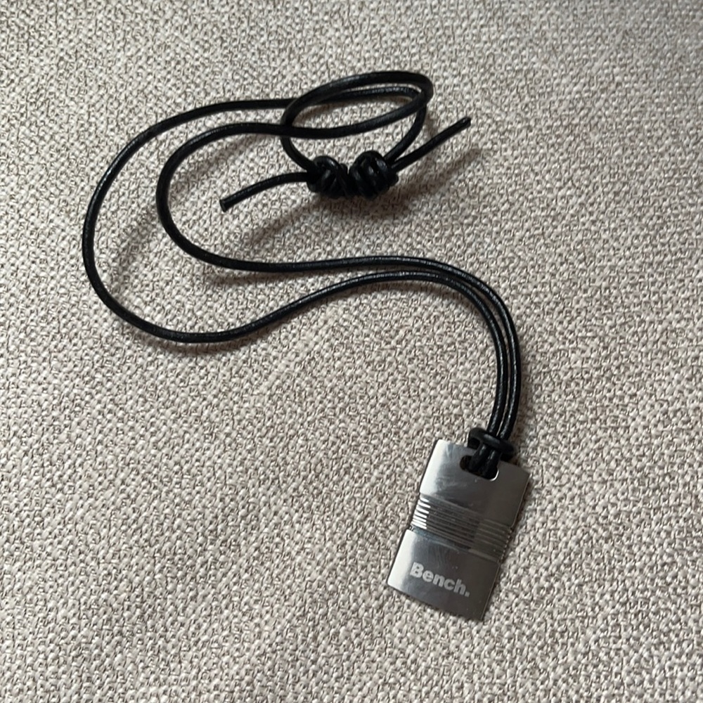 Bench - necklace